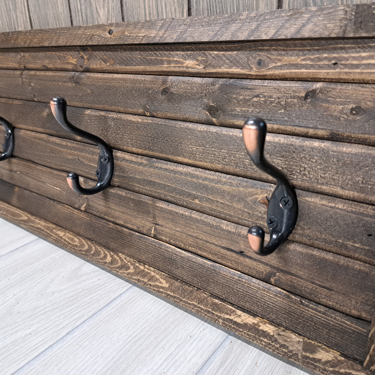 Rustic Farmhouse Style Wooden Coat Rack Dark Pine – Rustic Brook